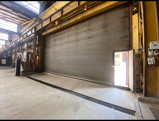 8,651M² WAREHOUSE FOR SALE IN STORMILL